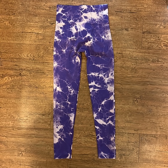 Forge Purple and White Tie Dye Leggings - Picture 5 of 7